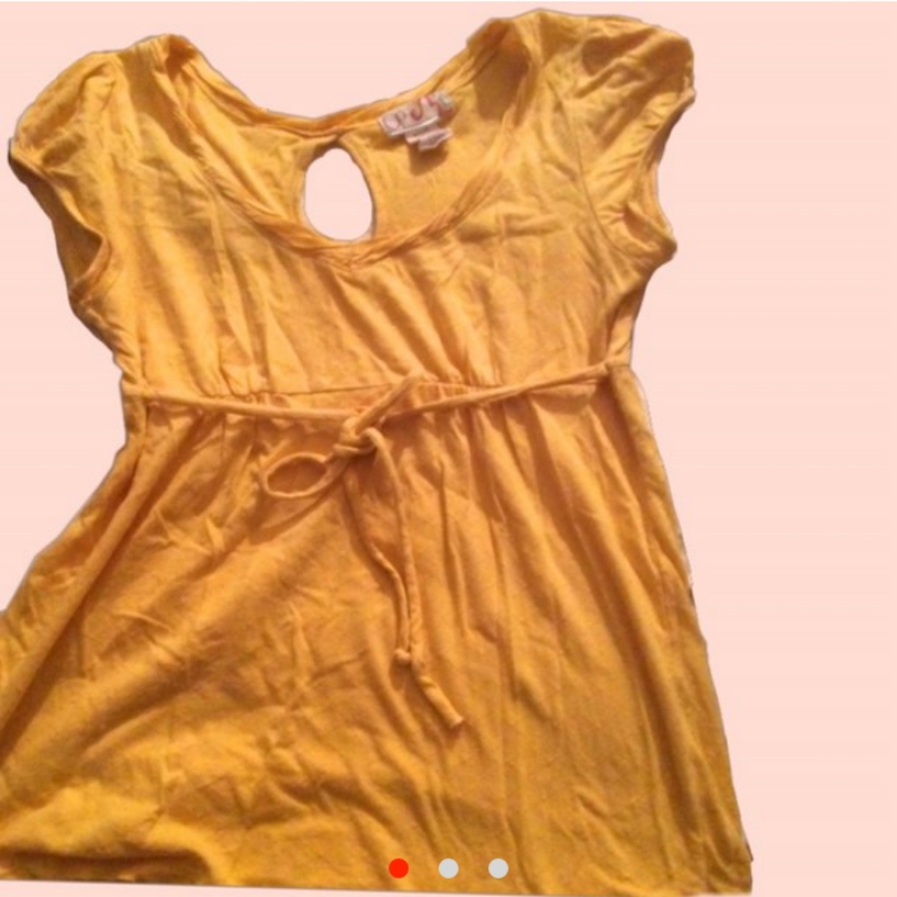 🎈PRICE DROP🎈 Cute Yellow Tee w/ bow string